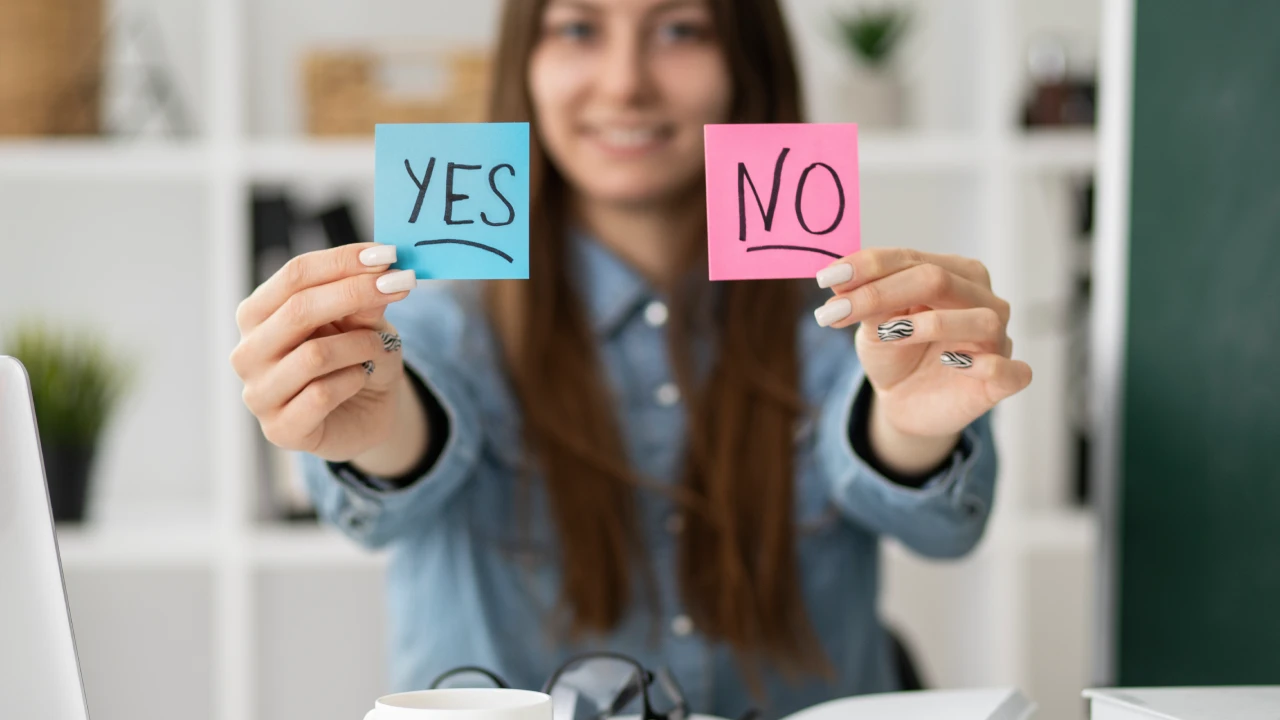 Prompt a risposta aperta e chiusa: differenze, esempi e usi